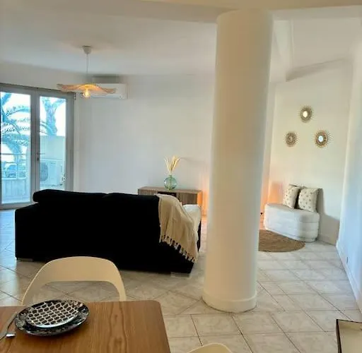 Vue A Deux Pas De La